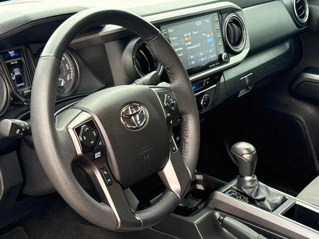 Used 2022 Toyota Tacoma TRD Sport w/ TRD Premium Sport Package AWD/4WD image 17
