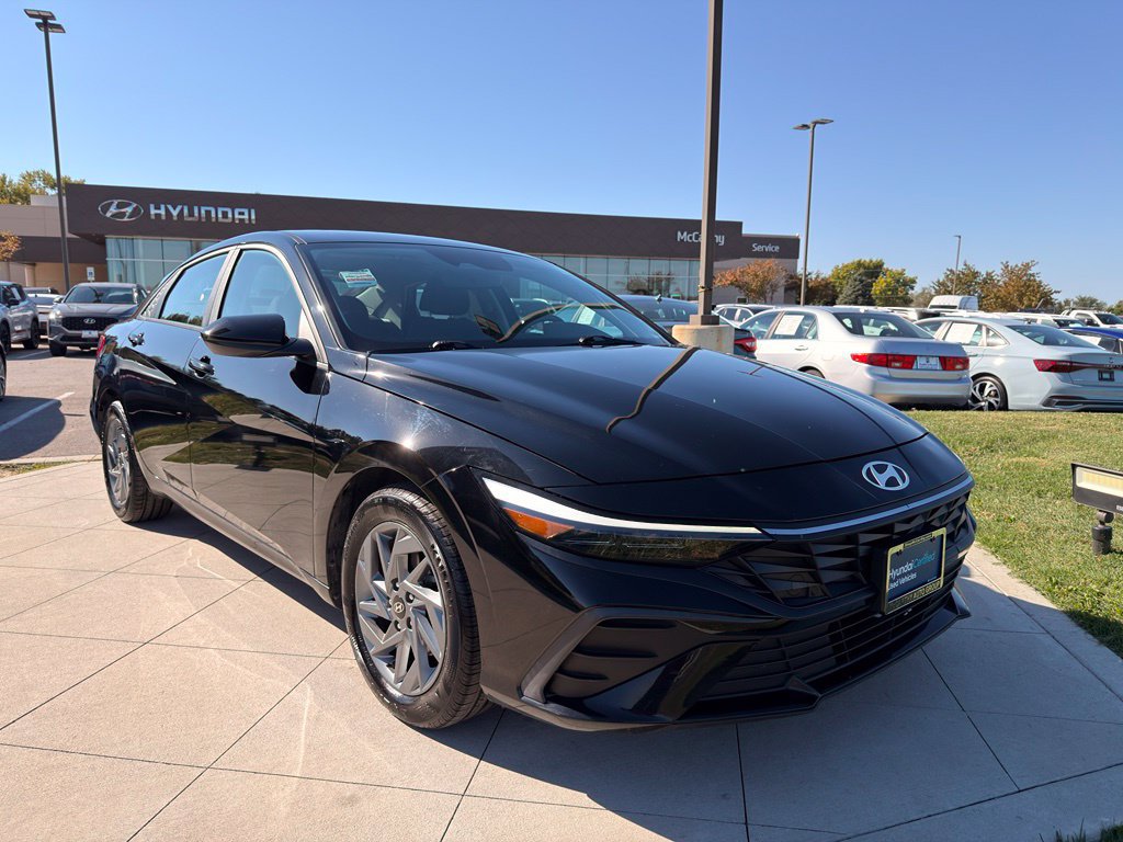 Used 2024 Hyundai Elantra SEL FWD image 11