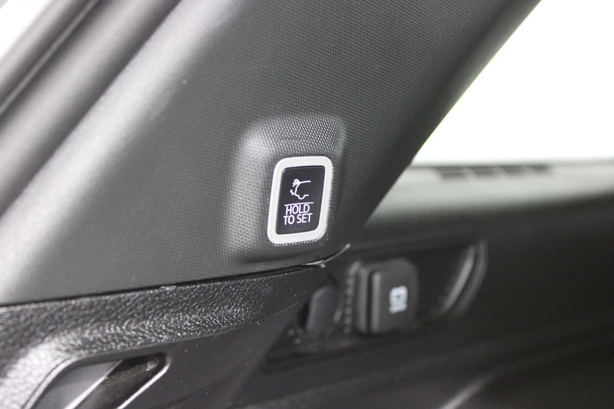 Used 2022 Jeep Grand Cherokee Altitude RWD image 35