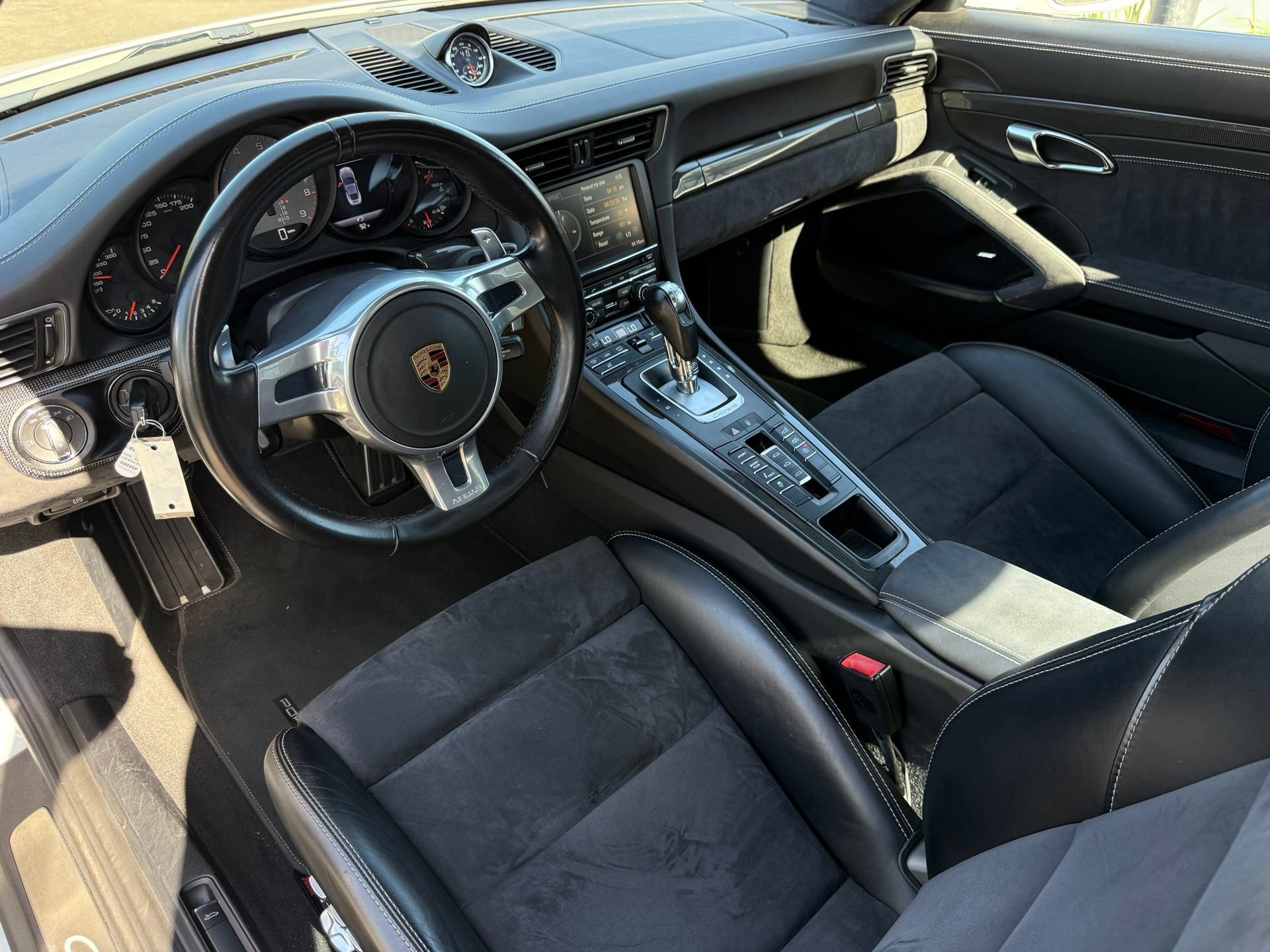 Certified 2016 Porsche 911 Carrera GTS RWD image 4