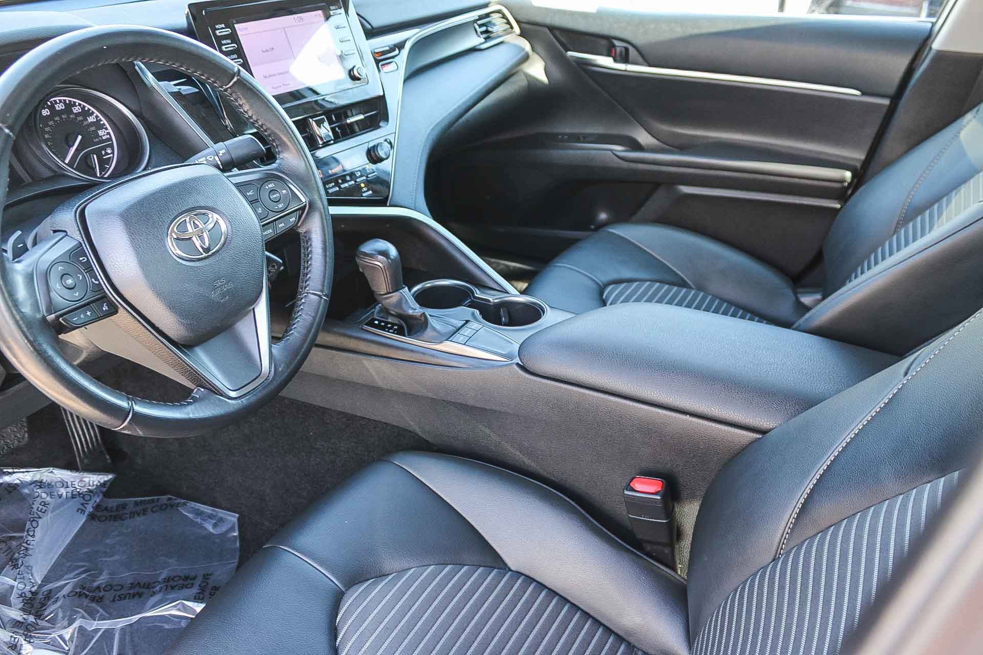 Used 2023 Toyota Camry SE image 18