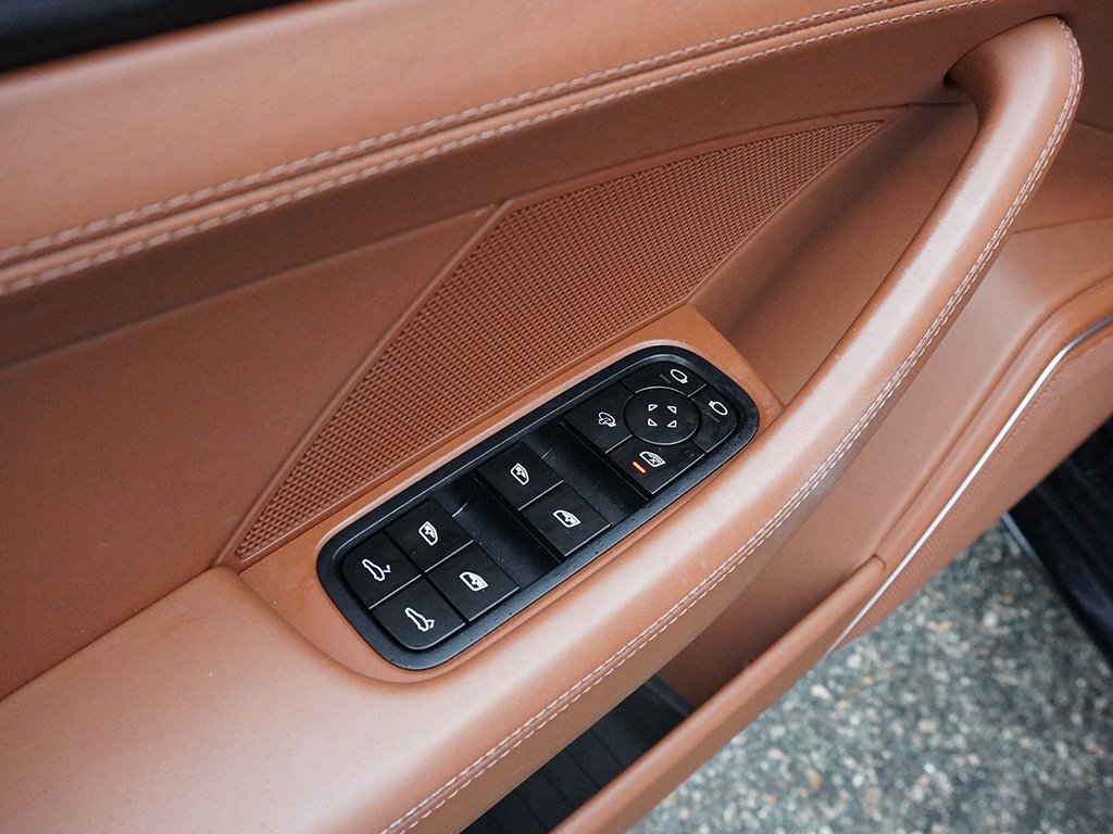 Used 2023 Porsche Panamera 4 Platinum Edition image 38