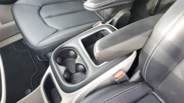 Certified 2024 Chrysler Pacifica Touring-L FWD image 17