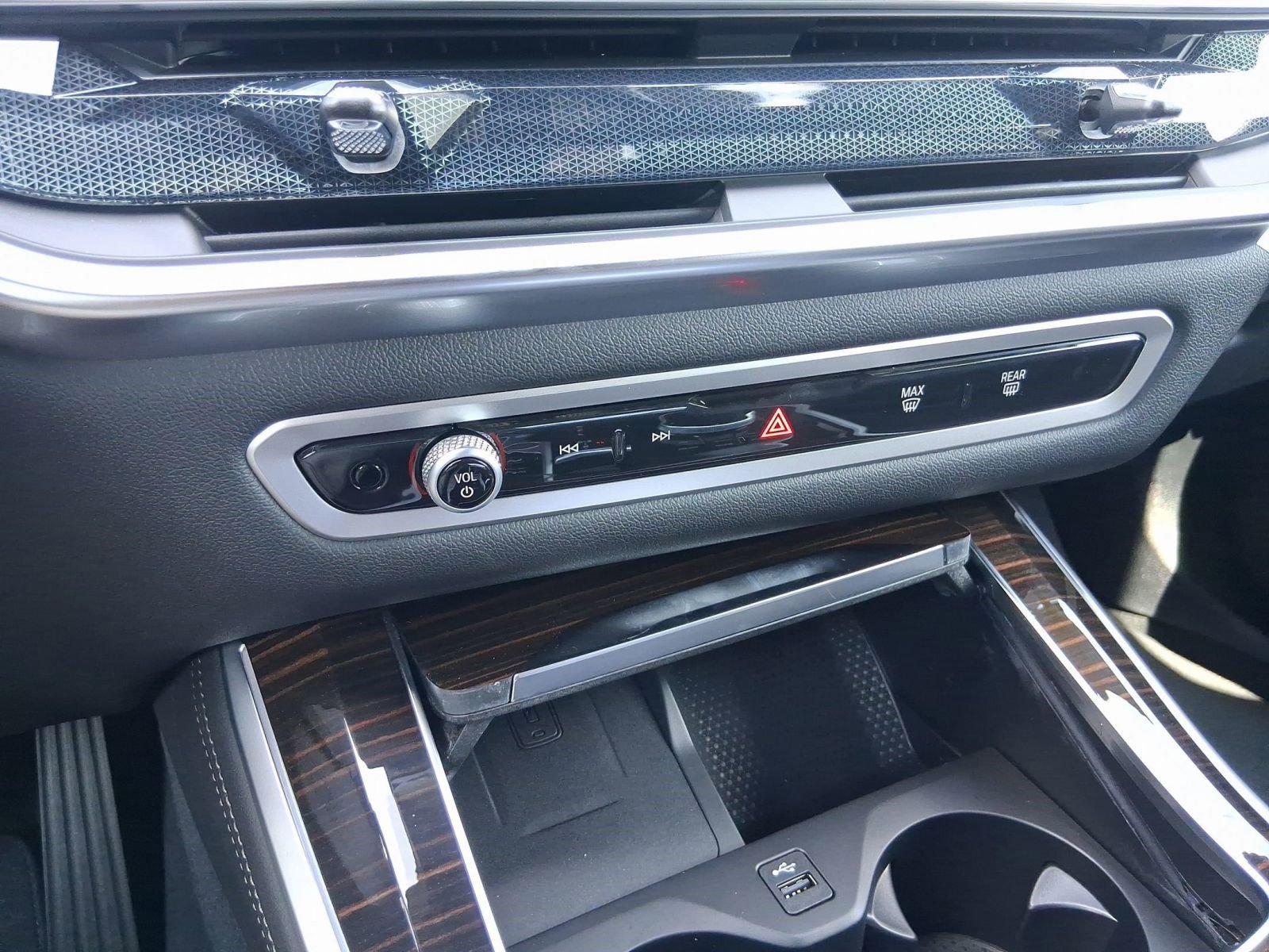 Used 2026 BMW X5 sDrive40i w/ Premium Package image 19