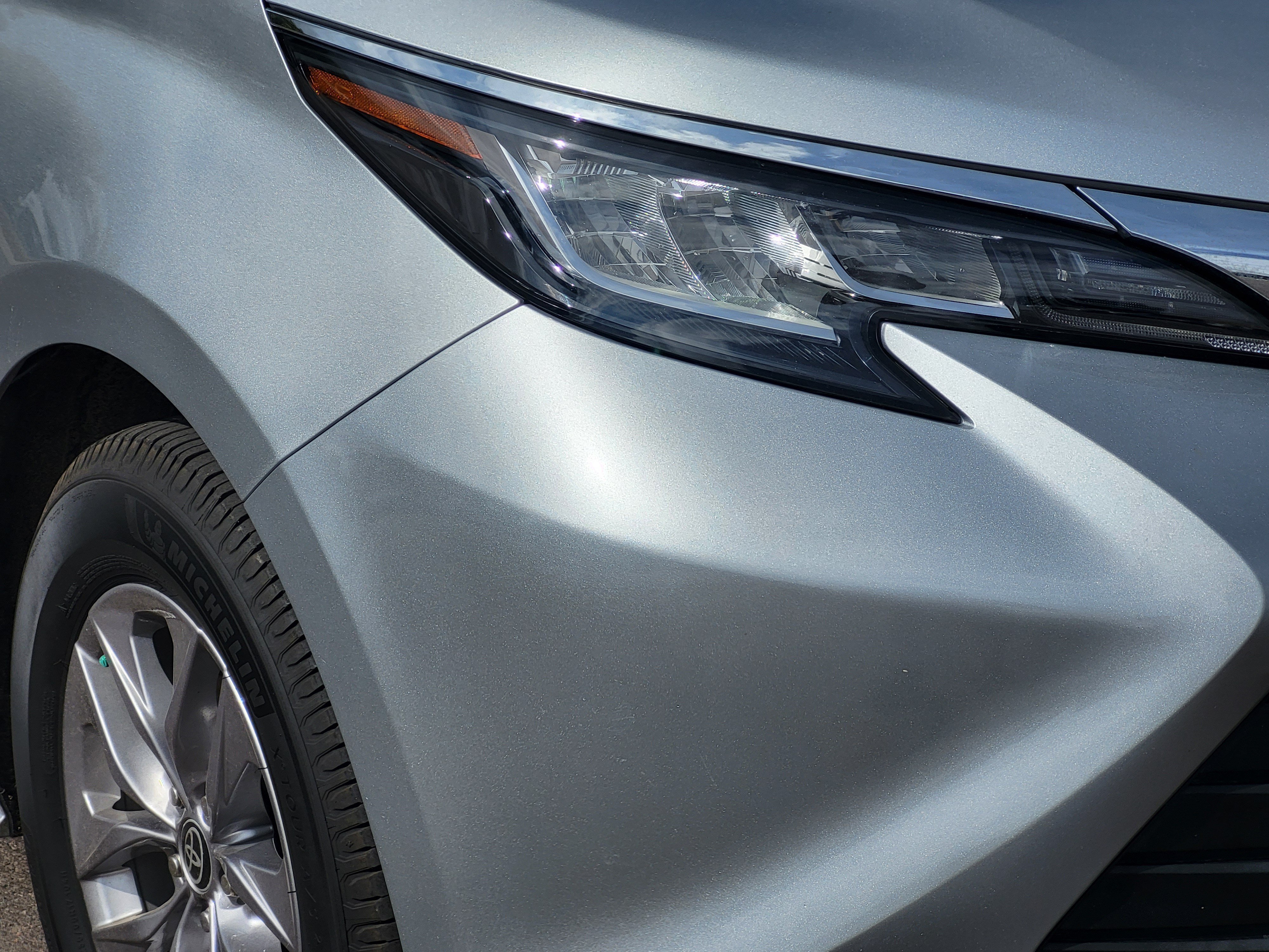Used 2021 Toyota Sienna XLE w/ XLE Plus Package AWD/4WD image 5