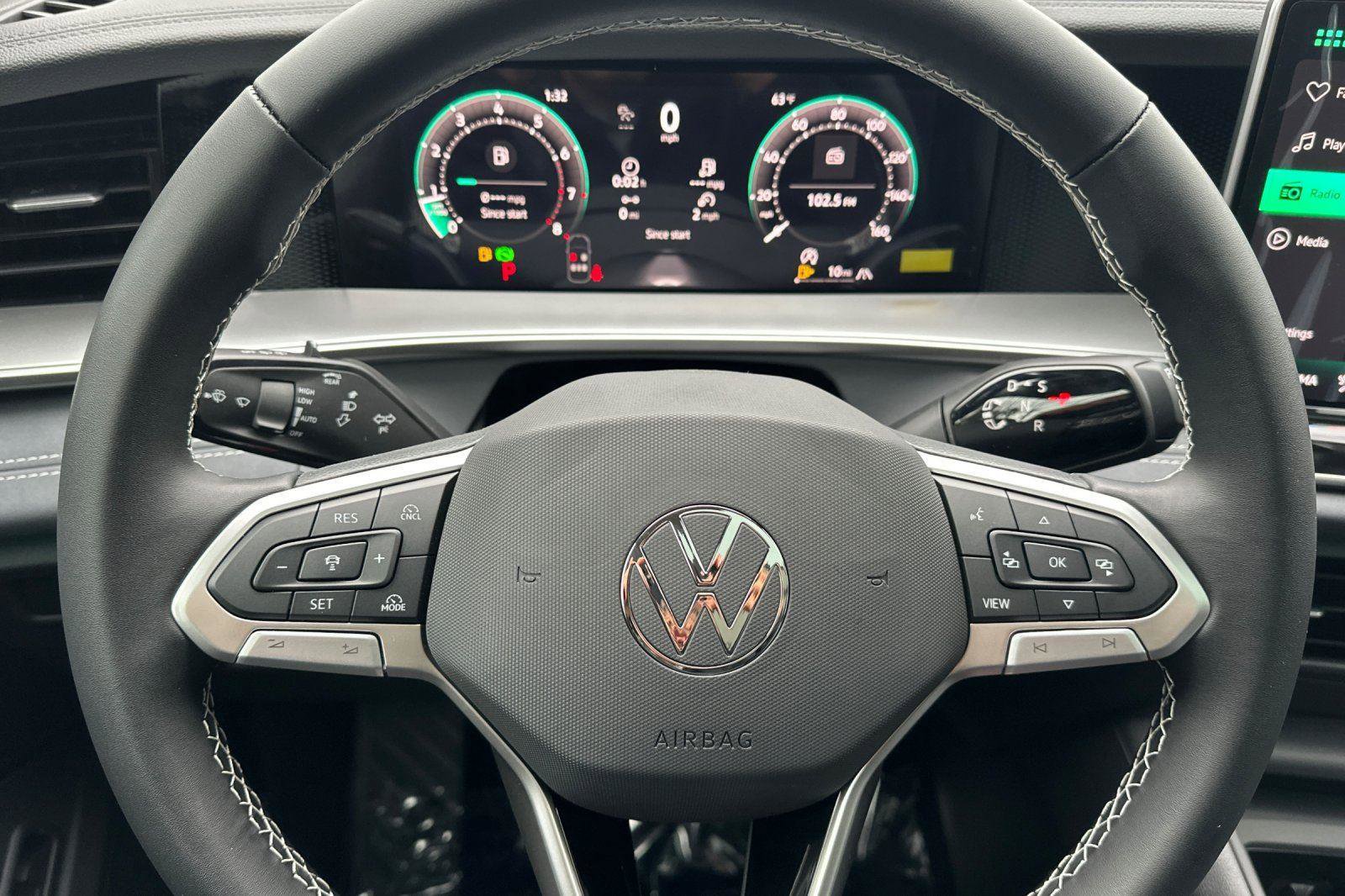 New 2026 Volkswagen Tiguan SE AWD/4WD image 22