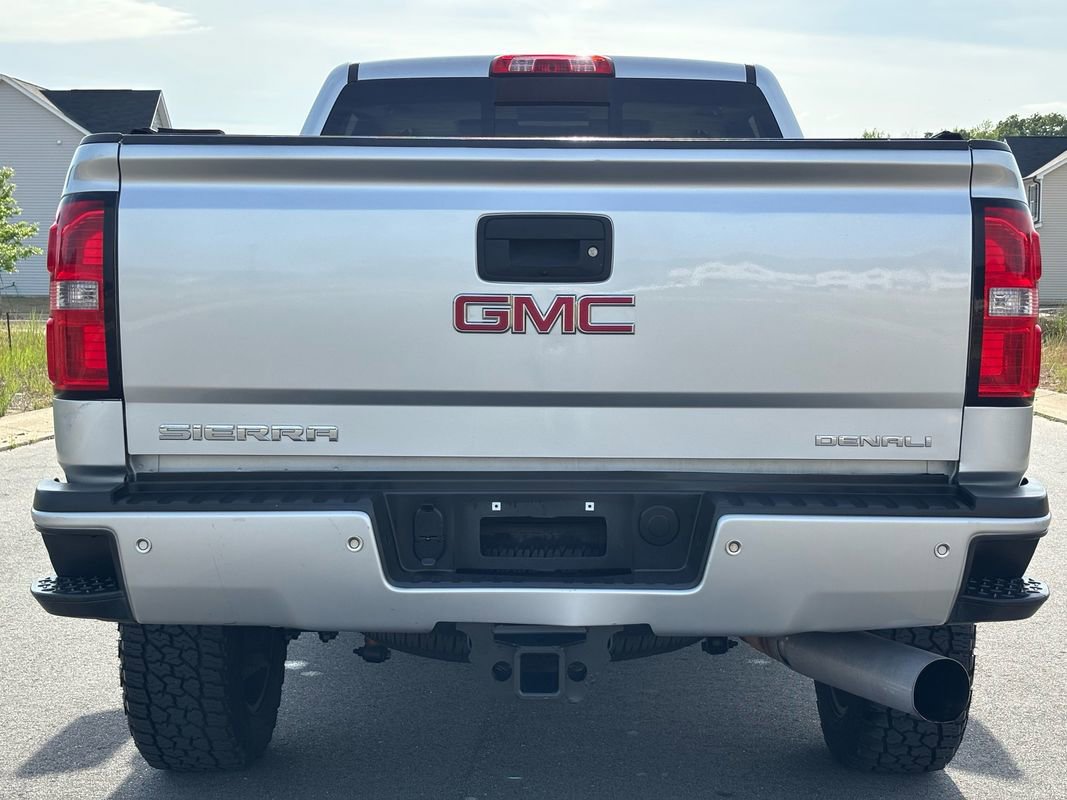 Used 2018 GMC Sierra 2500 Denali w/ Duramax Plus Package AWD/4WD image 4