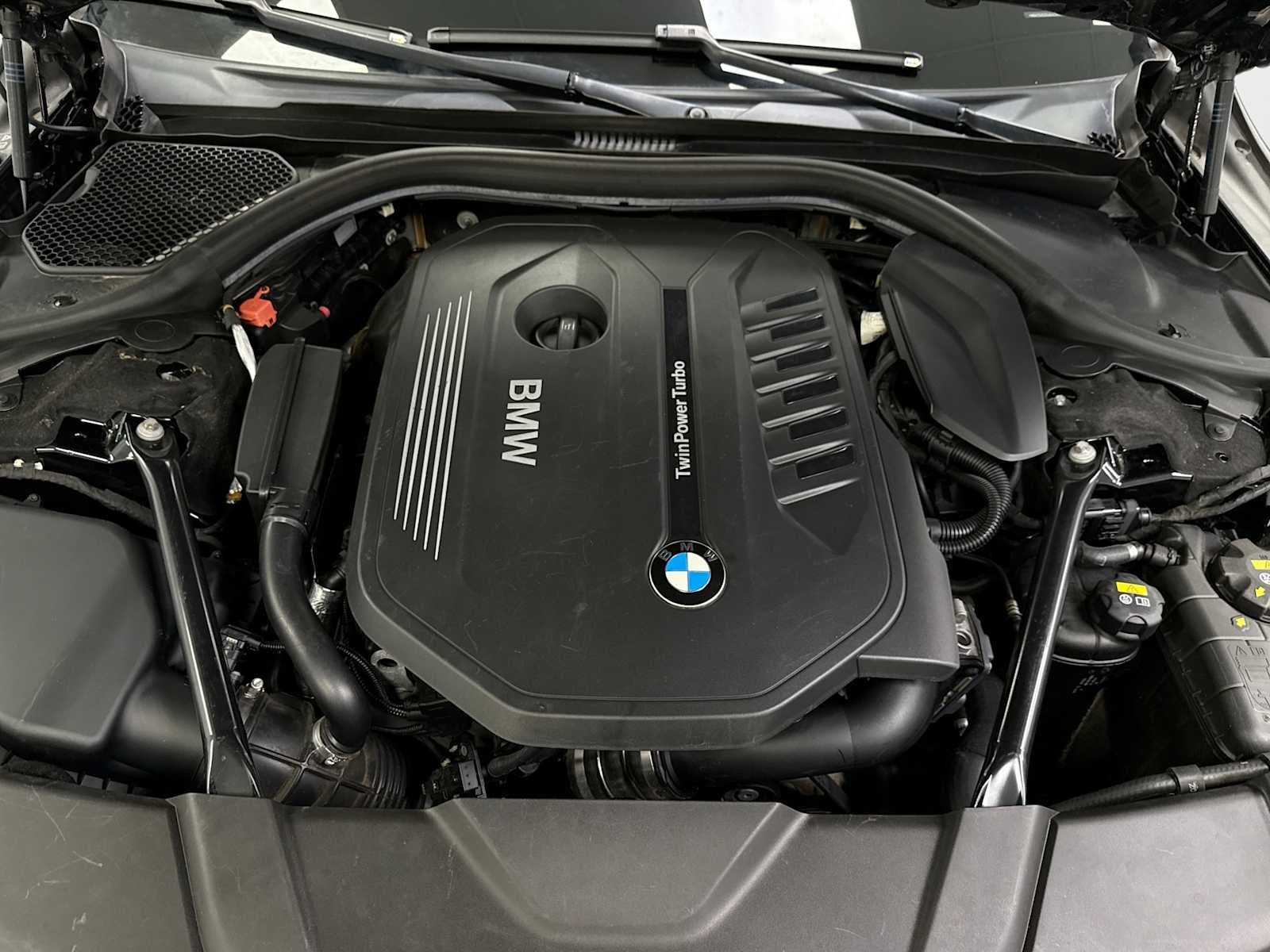 Used 2018 BMW 740i xDrive AWD/4WD image 18