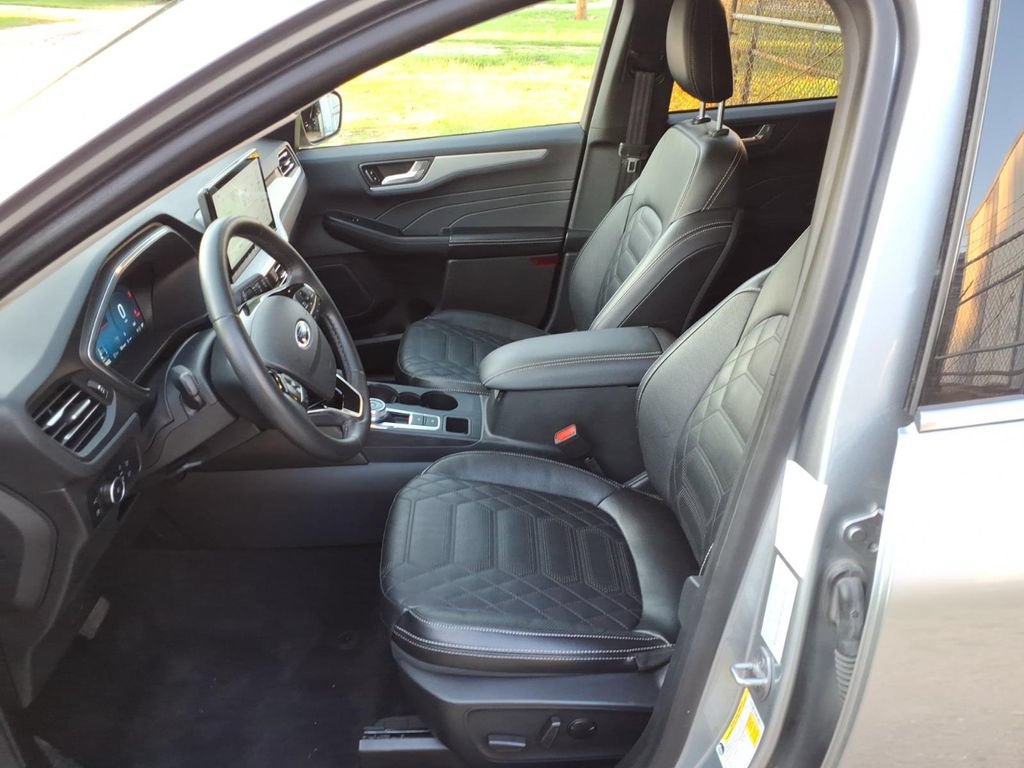 Used 2024 Ford Escape SE w/ PHEV Premium Package FWD image 28