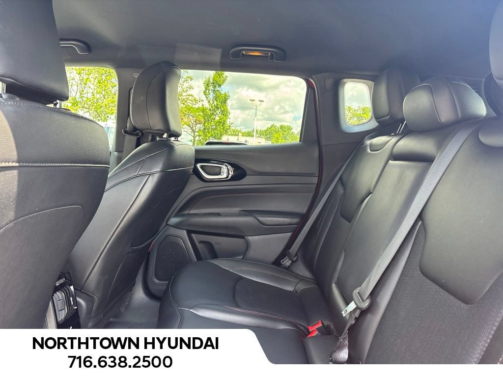 Used 2026 Jeep Compass Trailhawk AWD/4WD image 12
