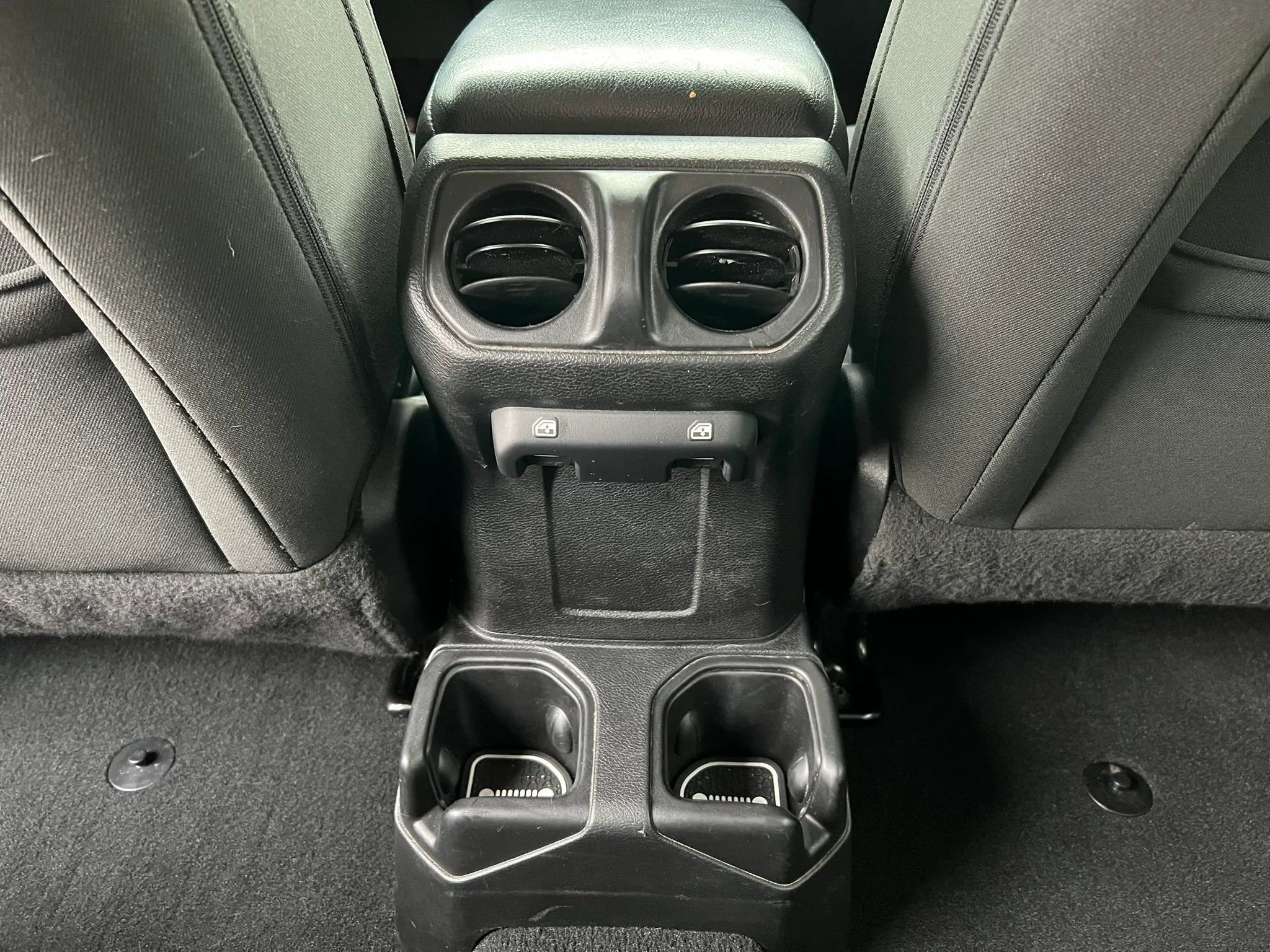 Used 2018 Jeep Wrangler Unlimited Sport S image 30