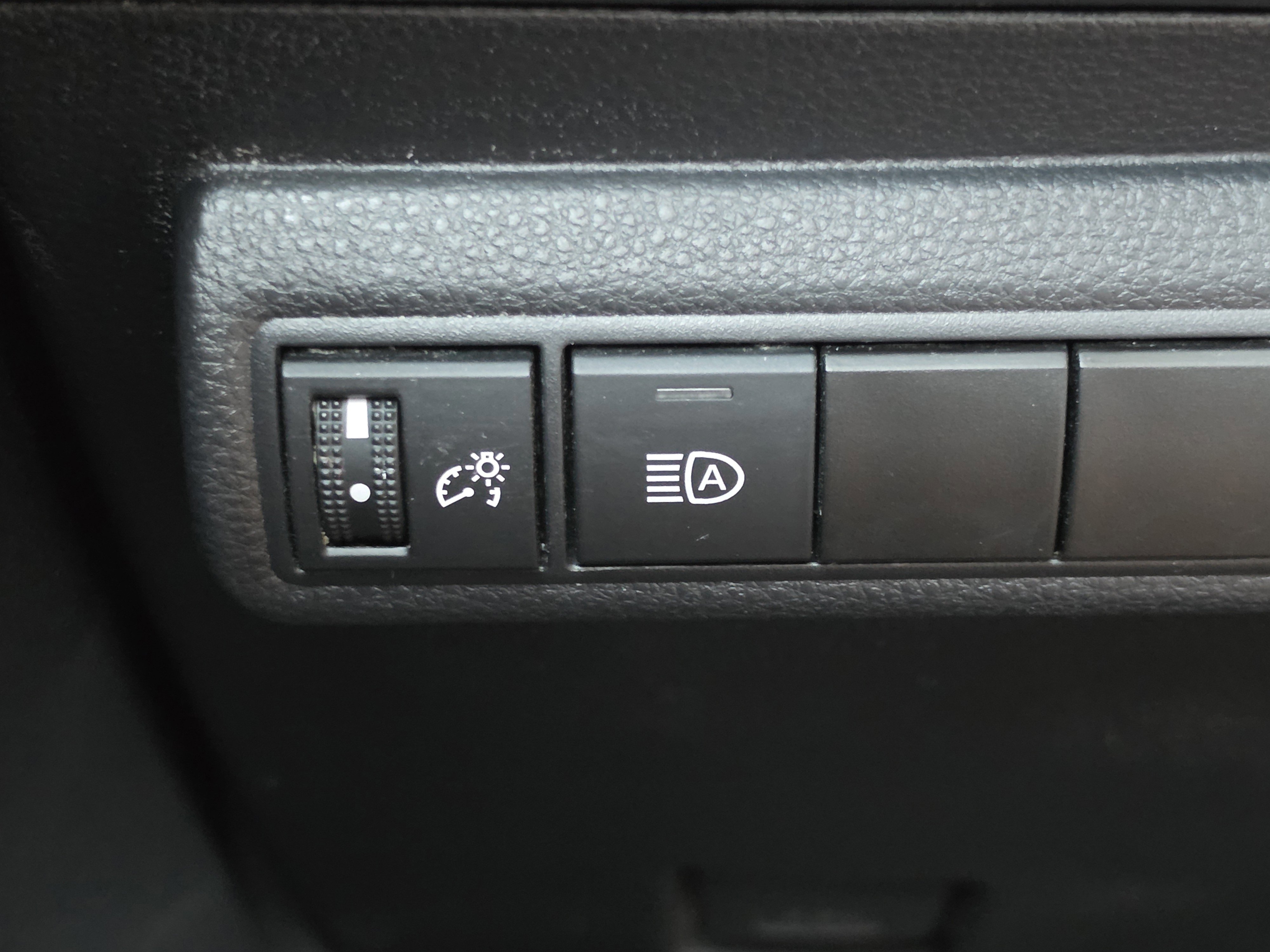 Certified 2025 Toyota Corolla LE FWD image 14