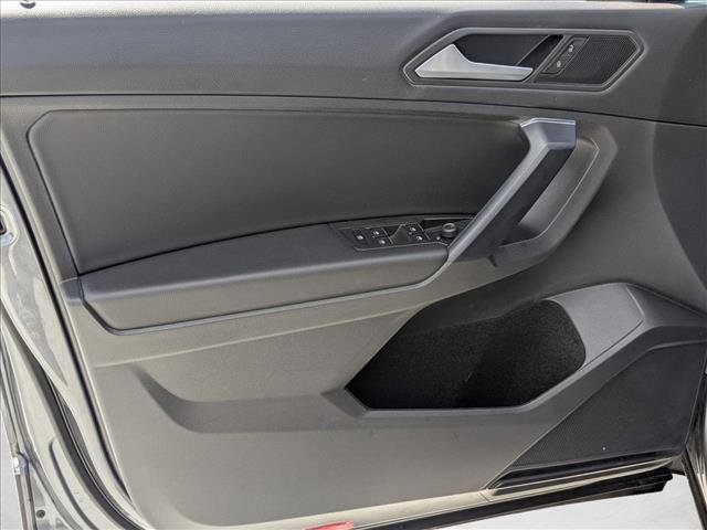 Used 2021 Volkswagen Tiguan SE image 10