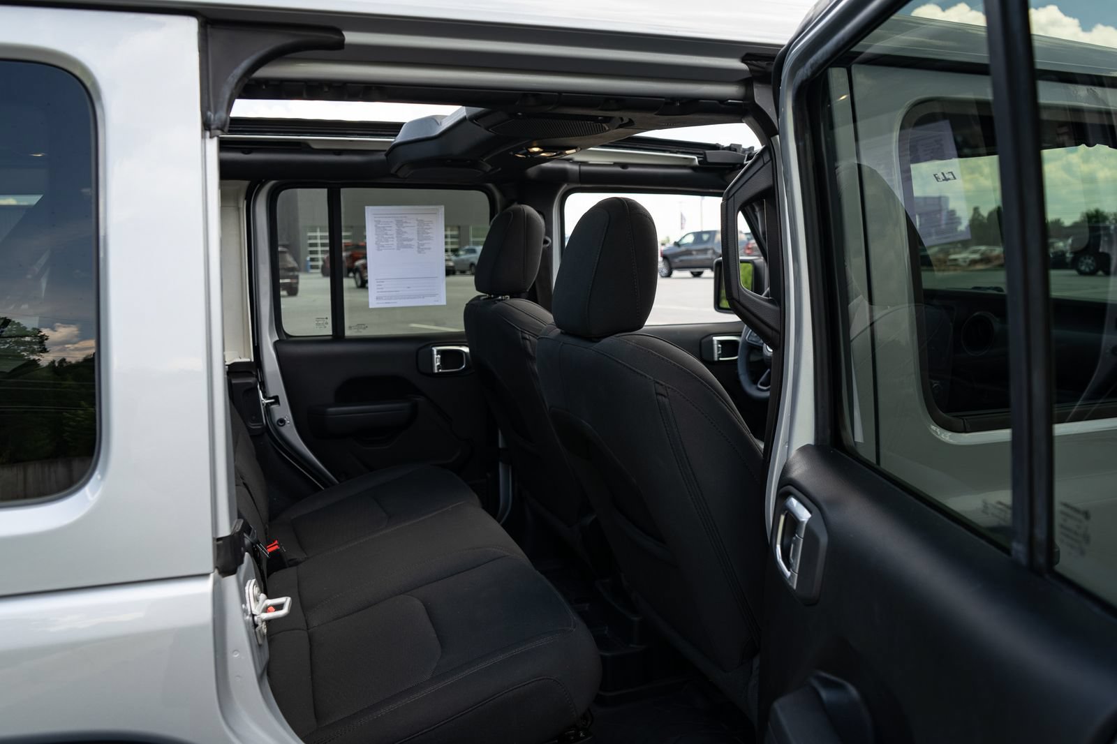Used 2023 Jeep Wrangler Unlimited w/ Sun & Screen Package AWD/4WD image 21