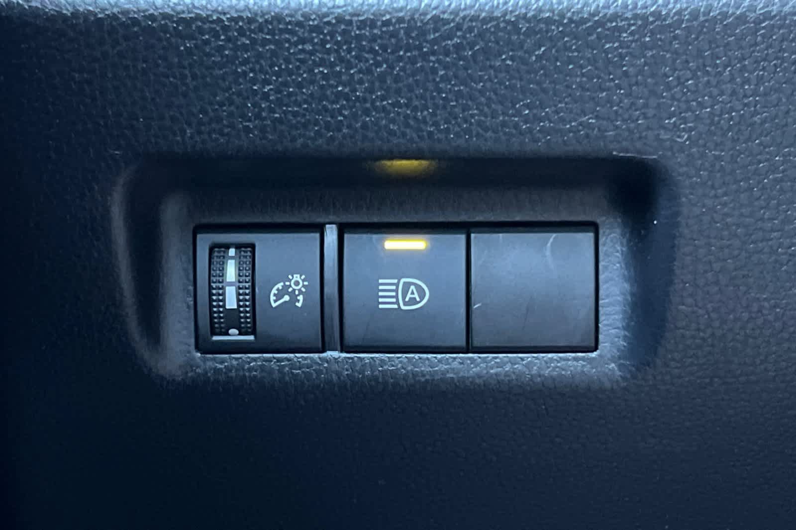 Certified 2022 Toyota RAV4 XLE AWD/4WD image 30