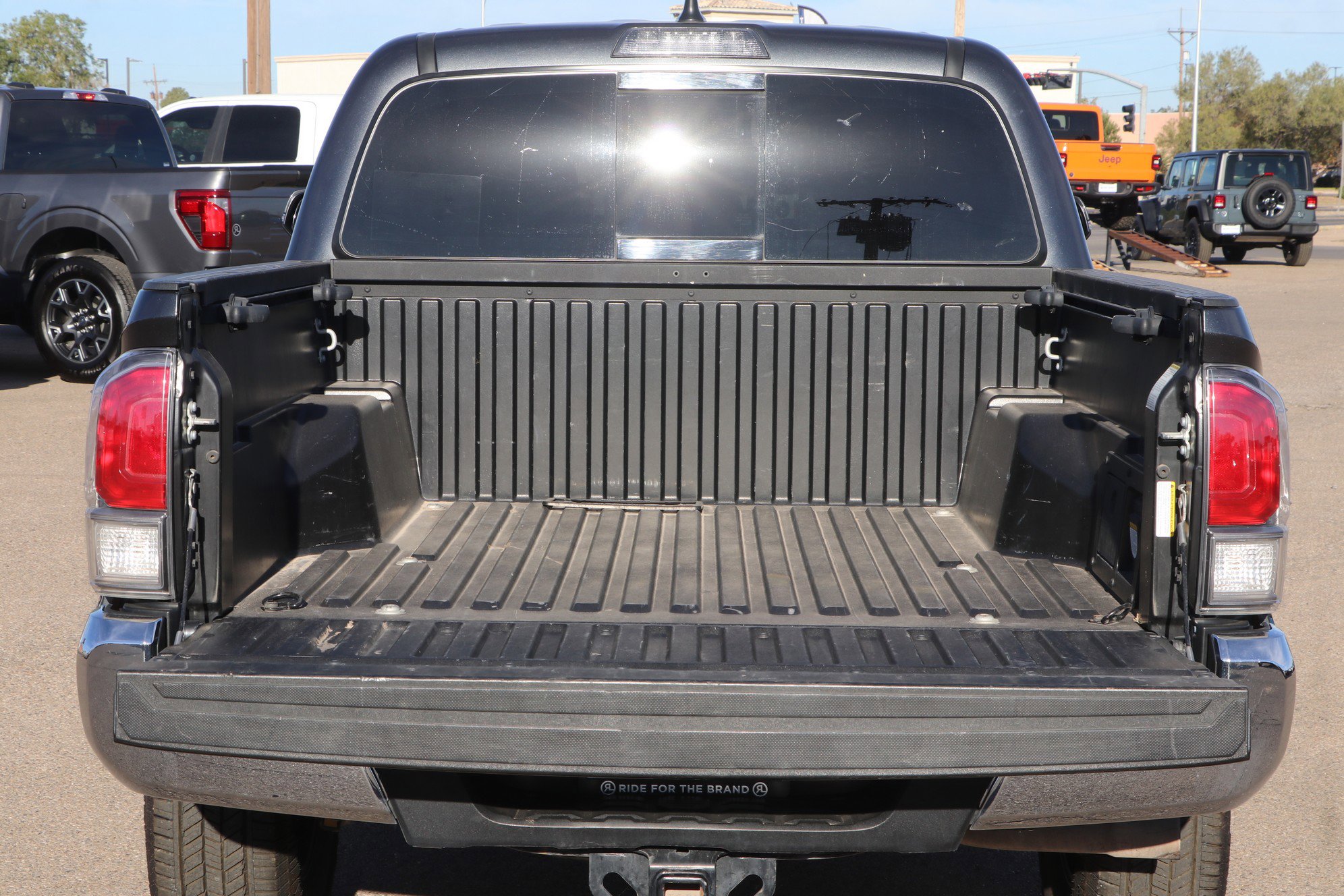 Used 2022 Toyota Tacoma TRD Off-Road image 28