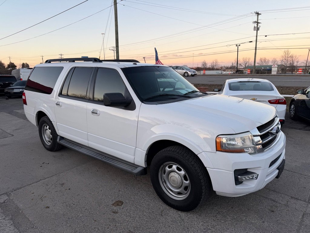Used 2015 Ford Expedition EL XLT image 3