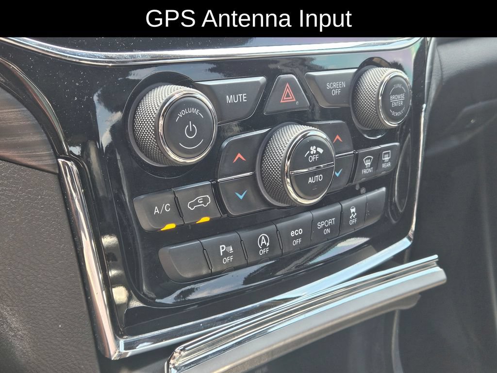 Used 2020 Jeep Grand Cherokee Altitude AWD/4WD image 32