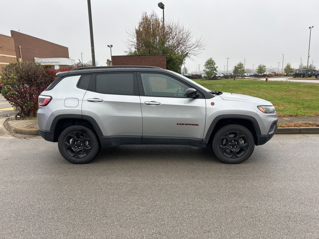 Used 2023 Jeep Compass Trailhawk image 4