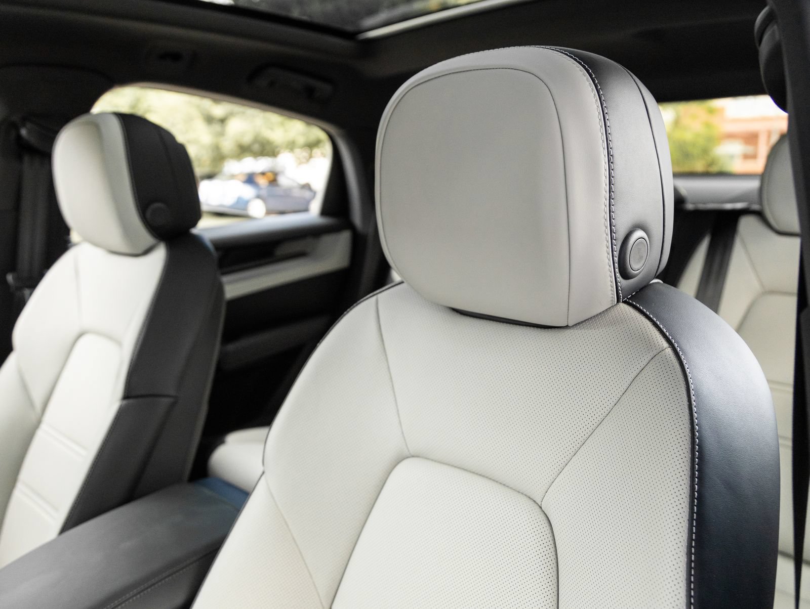 New 2026 Porsche Cayenne Coupe AWD/4WD image 24