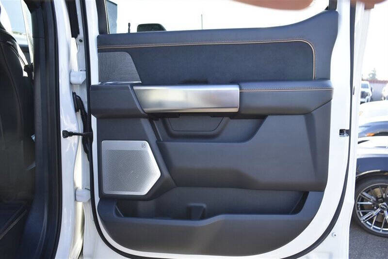 Used 2024 Ford F350 Platinum image 28