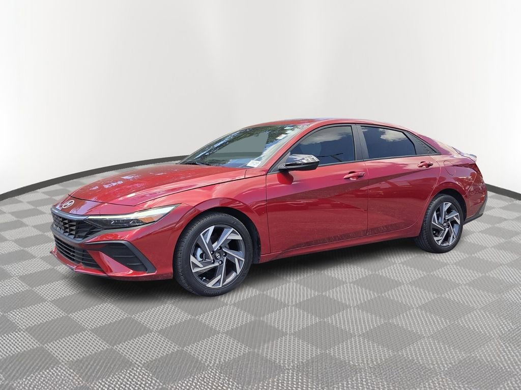 Used 2025 Hyundai Elantra Sport FWD image 2