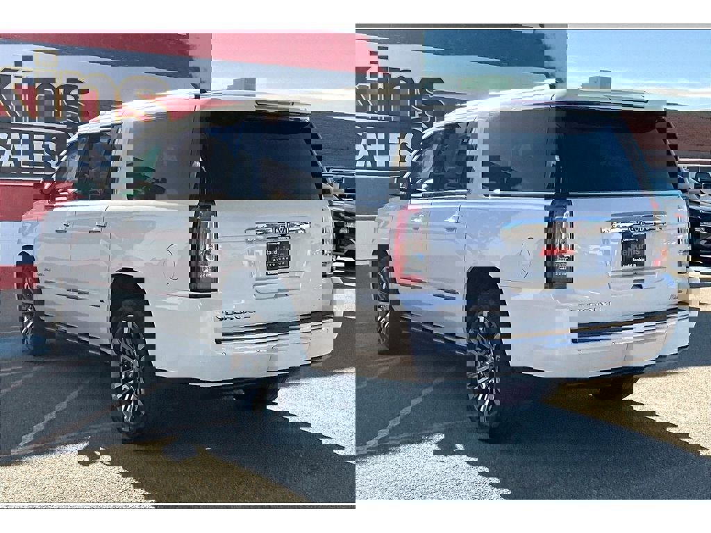 Used 2019 GMC Yukon XL Denali w/ Denali Ultimate Package image 13