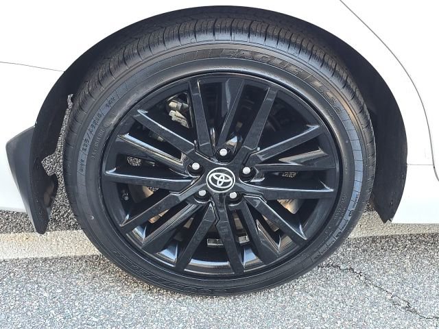 Used 2022 Toyota Camry XLE w/ Navigation Upgrade Package image 10