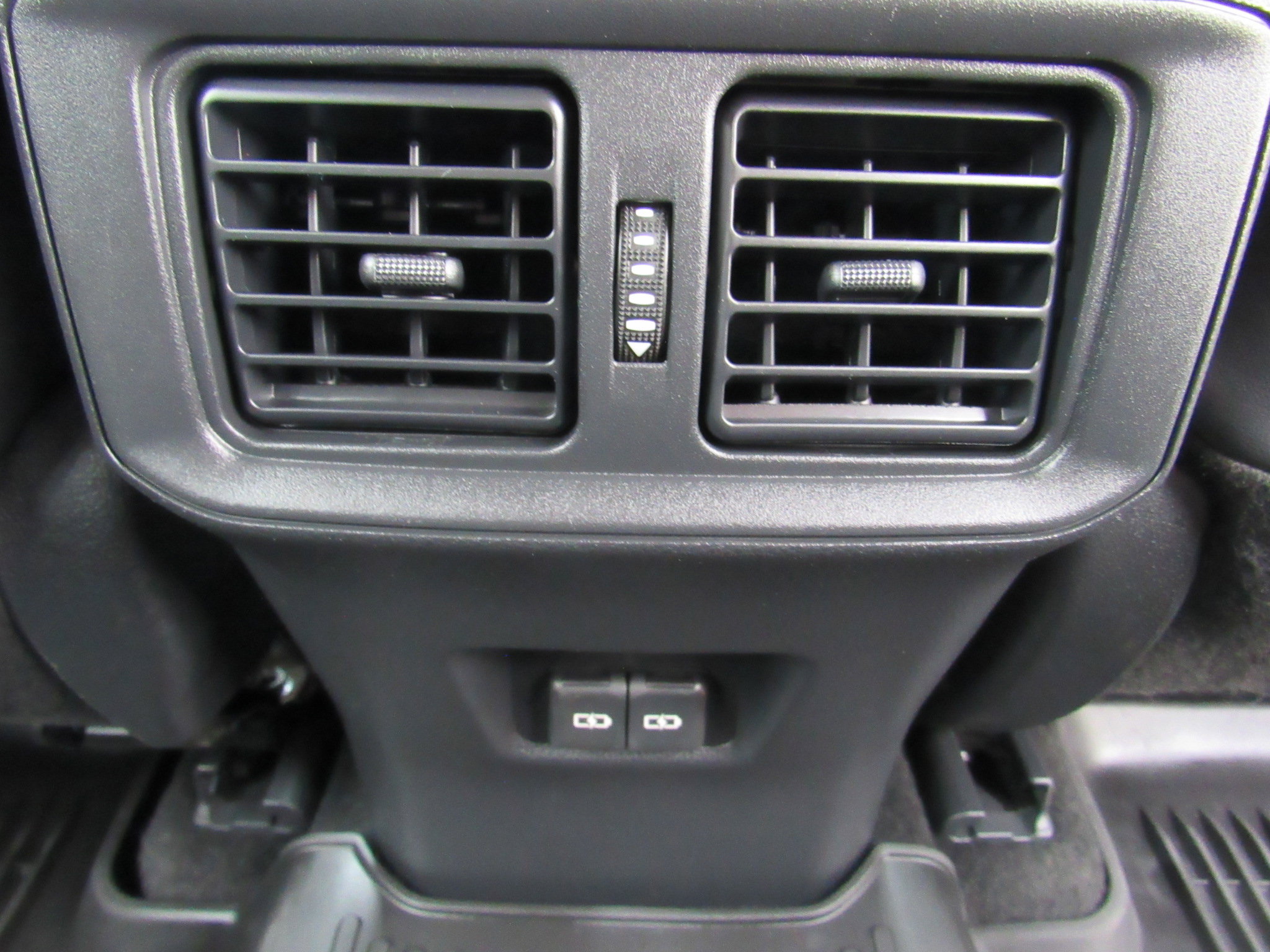 Used 2022 Toyota RAV4 XSE AWD/4WD image 34