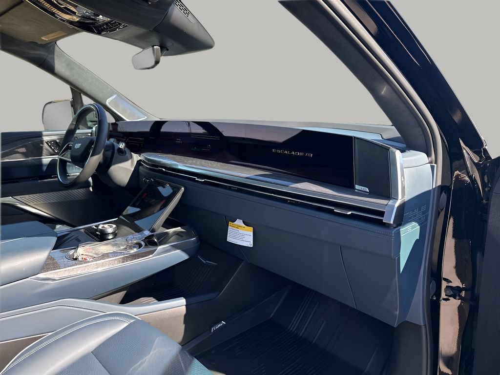 New 2026 Cadillac Escalade IQ Luxury 2 w/ LPO, Floor Liner Package AWD/4WD image 16