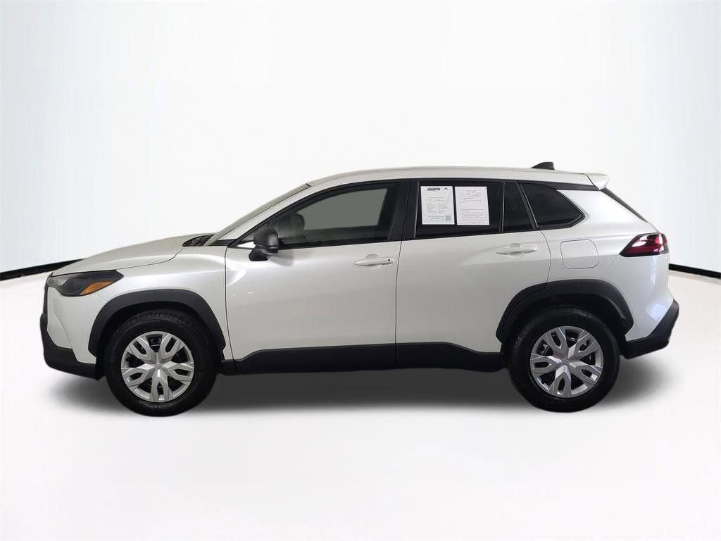 Used 2026 Toyota Corolla Cross L image 8