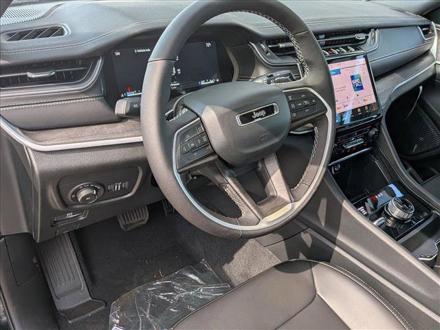 New 2025 Jeep Grand Cherokee Limited w/ Black Appearance Package image 3