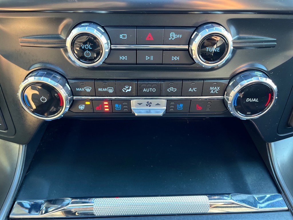 Used 2025 Ford F150 Lariat w/ Equipment Group 501A Mid image 23