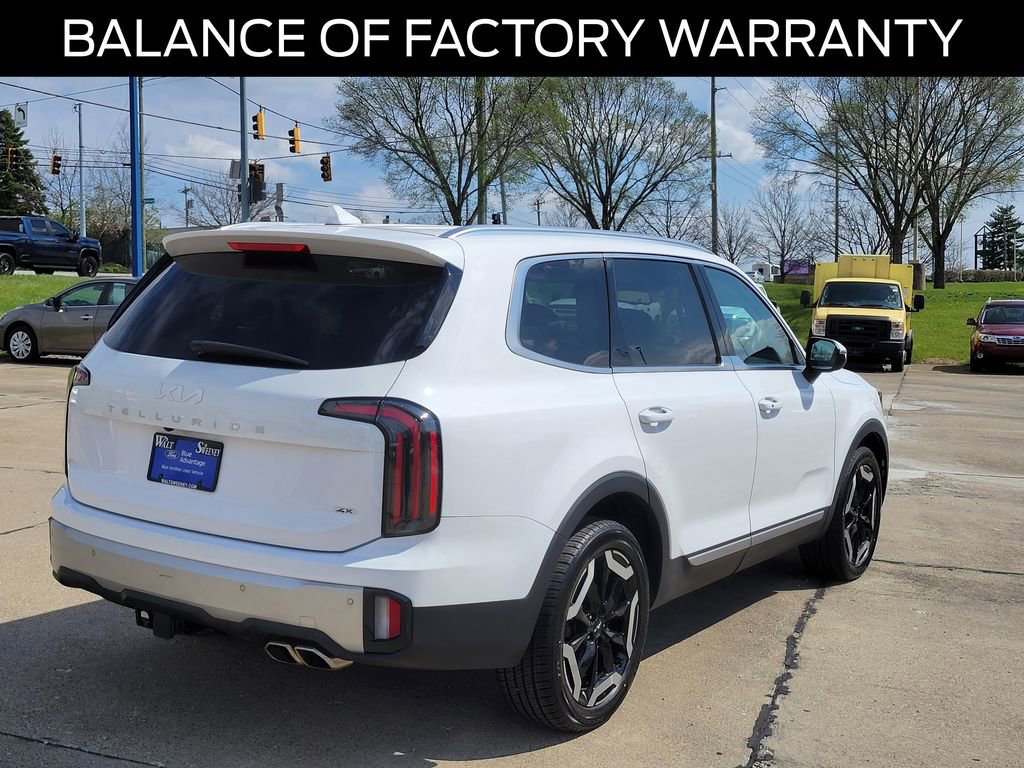 Used 2024 Kia Telluride EX w/ EX Captain's Chair Package image 4