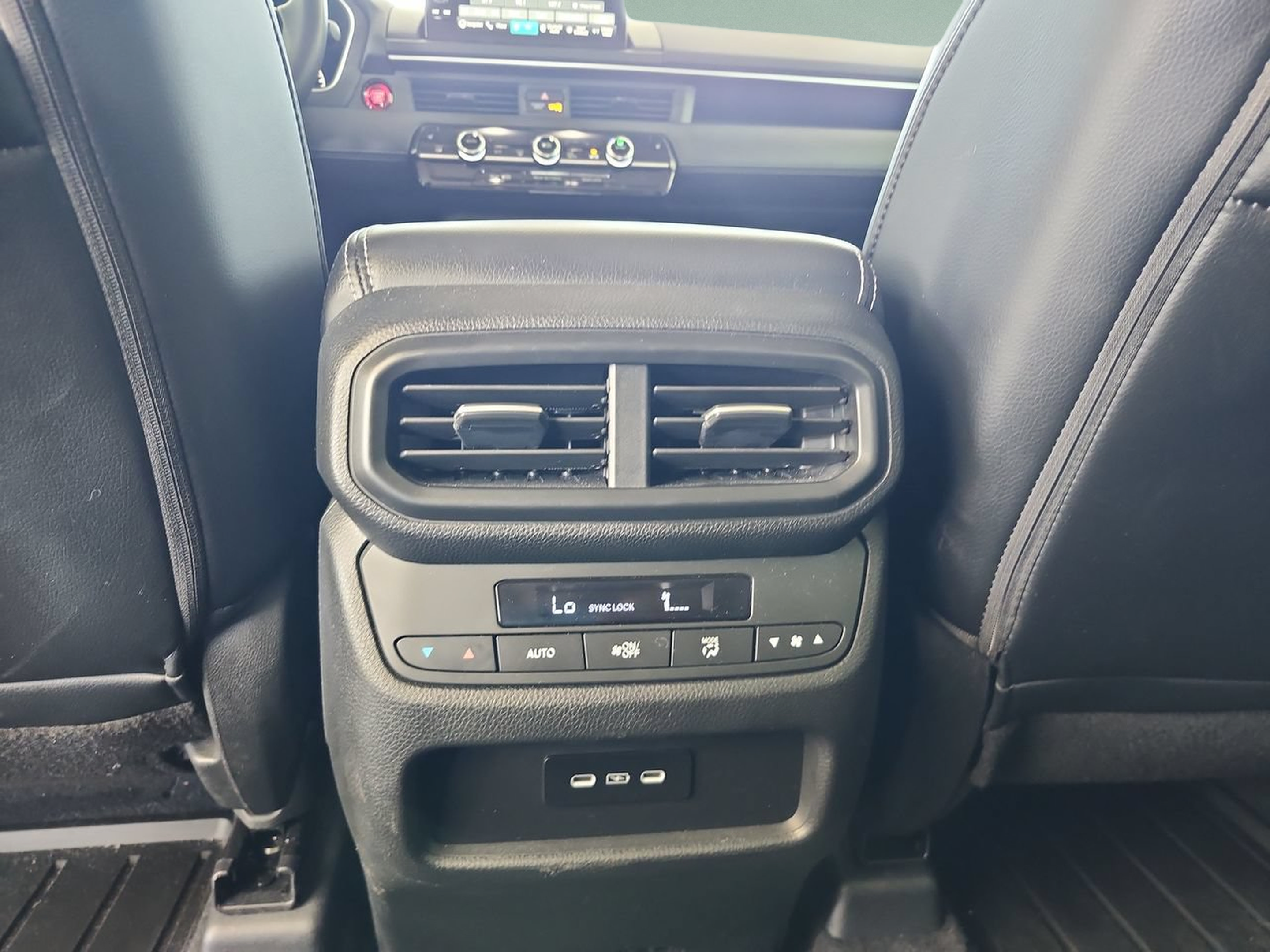 Used 2025 Honda Pilot Touring image 25