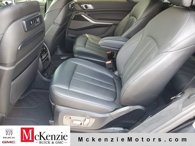 Used 2021 BMW X7 xDrive40i w/ M Sport Package AWD/4WD image 23