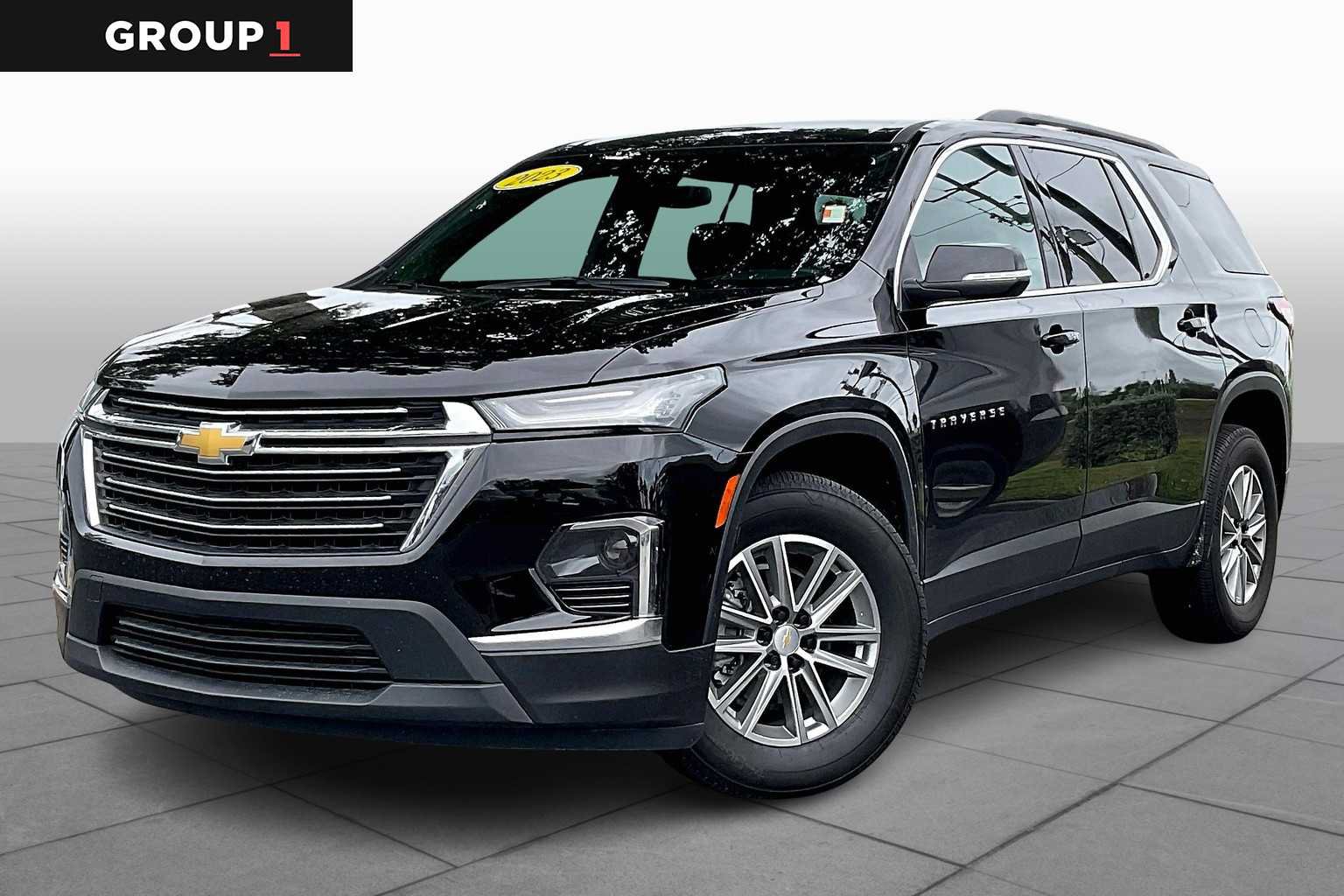 Used 2023 Chevrolet Traverse LT