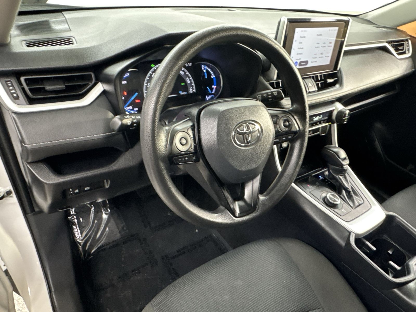 Used 2025 Toyota RAV4 LE AWD/4WD image 13