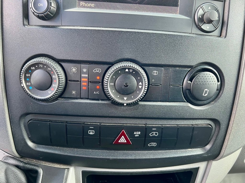 Used 2014 Freightliner Sprinter 2500 image 34