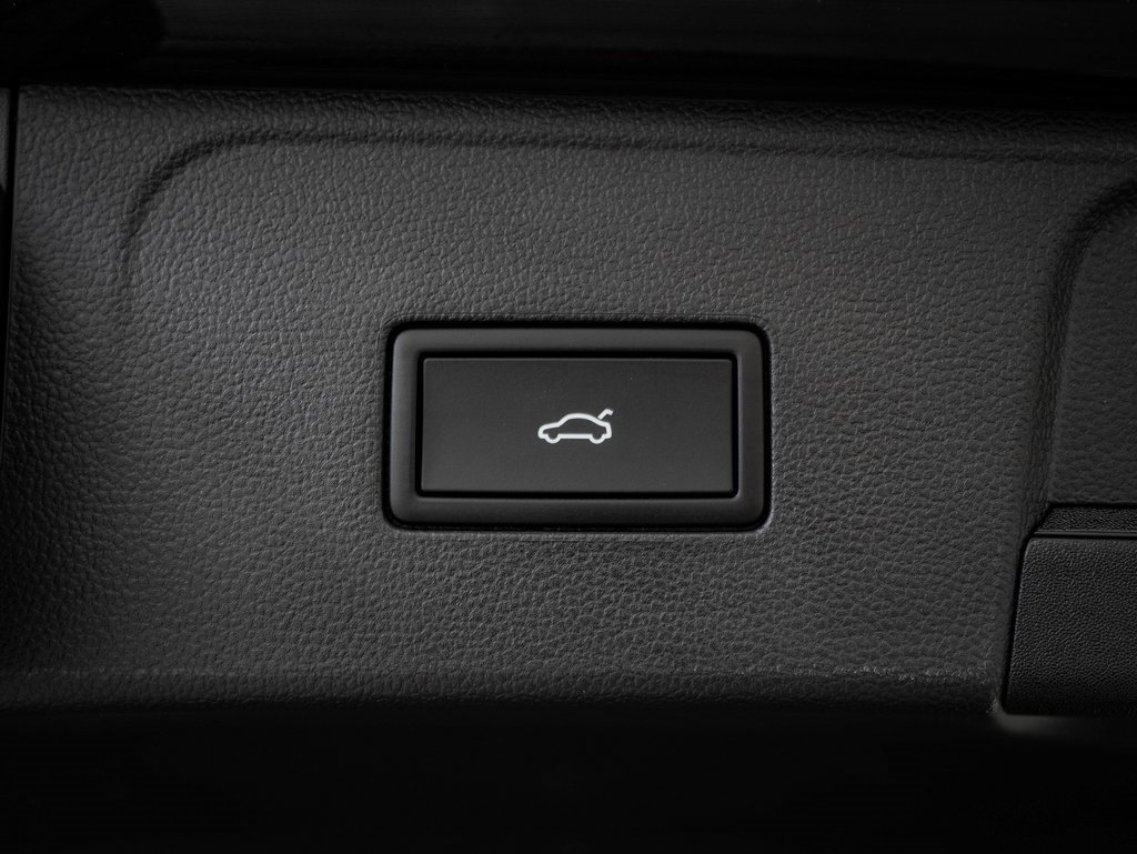 Used 2025 Volkswagen Atlas SEL Premium R-Line image 24