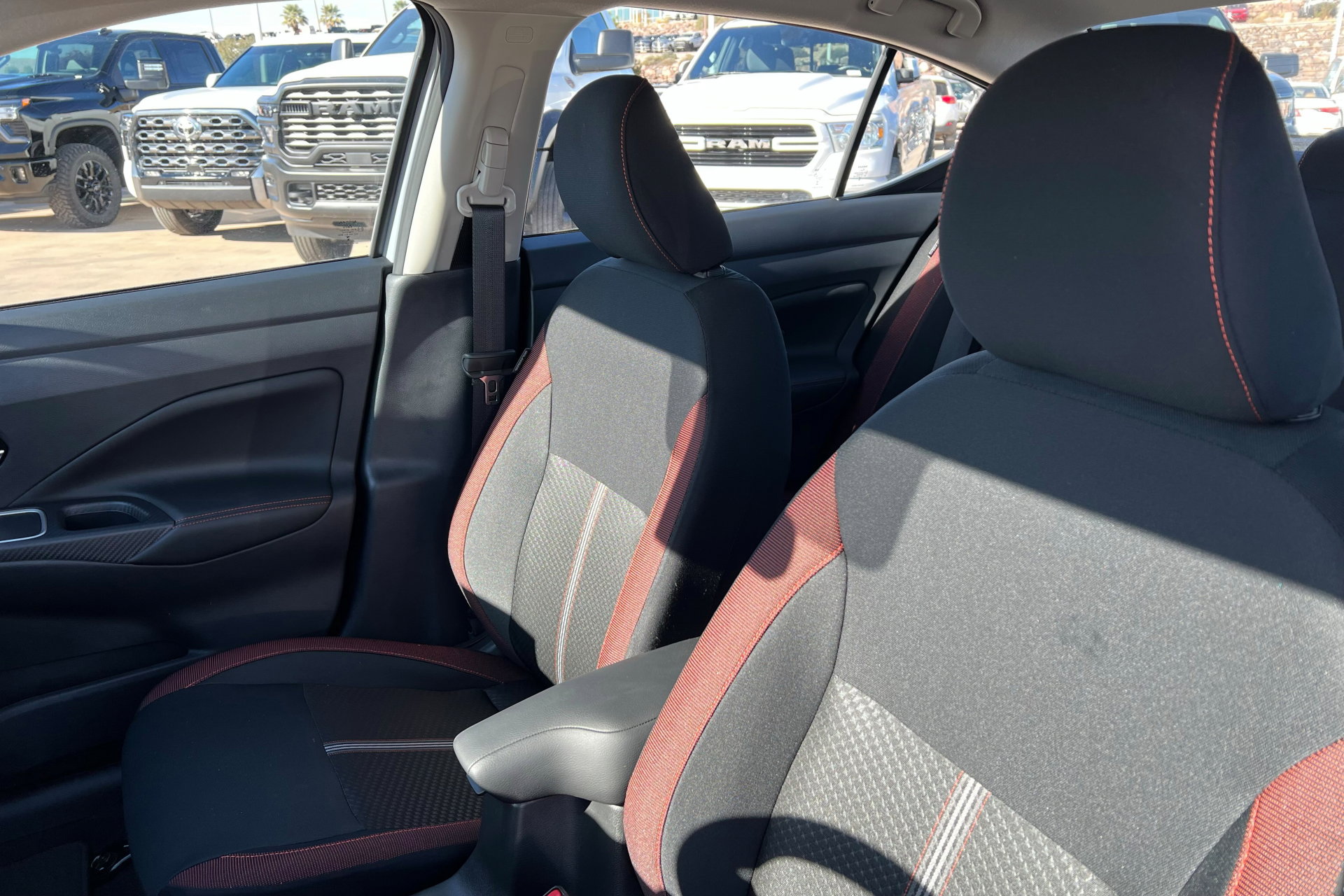 New 2025 Nissan Versa SR w/ Trunk Package image 16