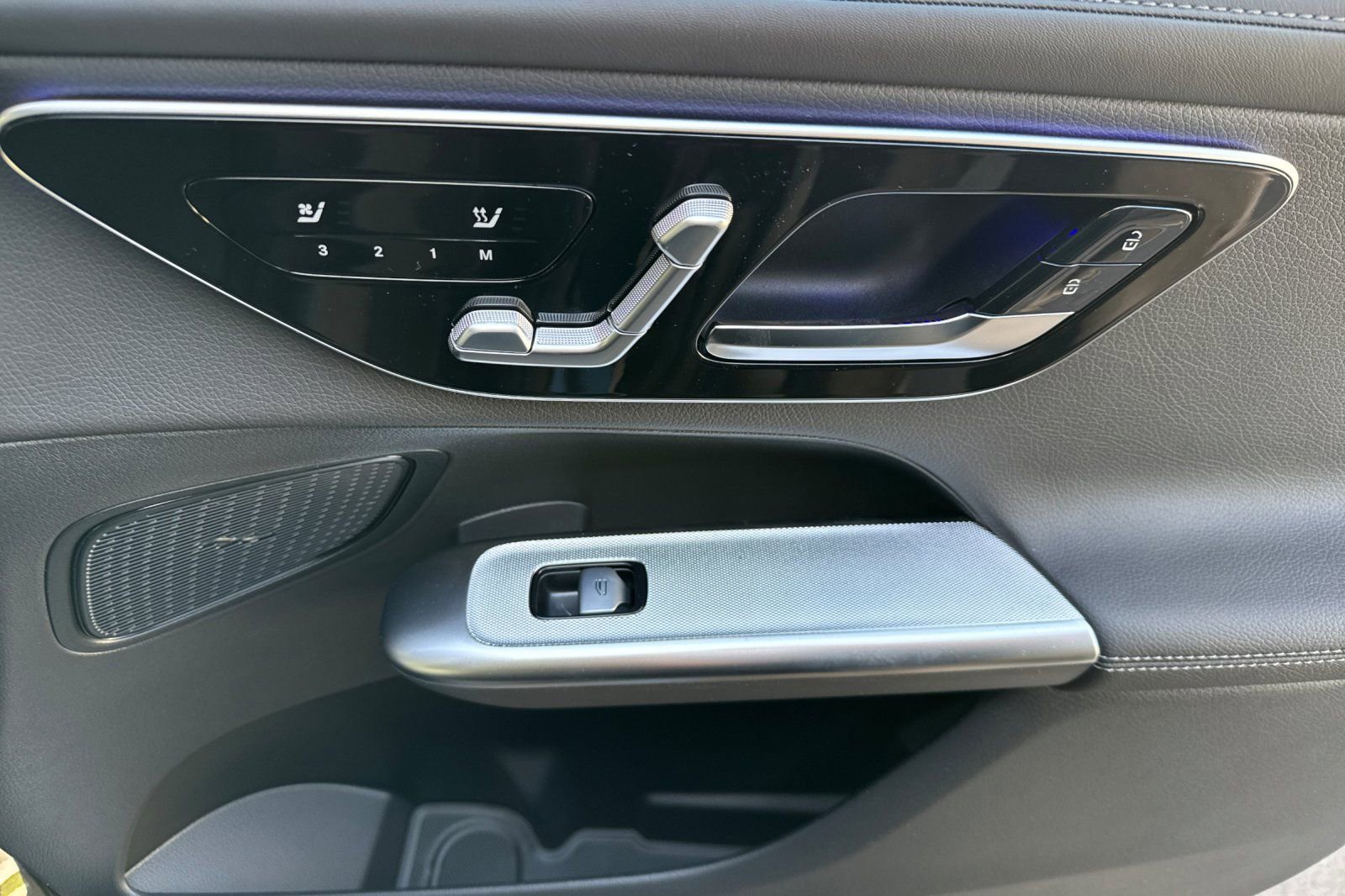 New 2026 Mercedes-Benz GLC 300 image 33