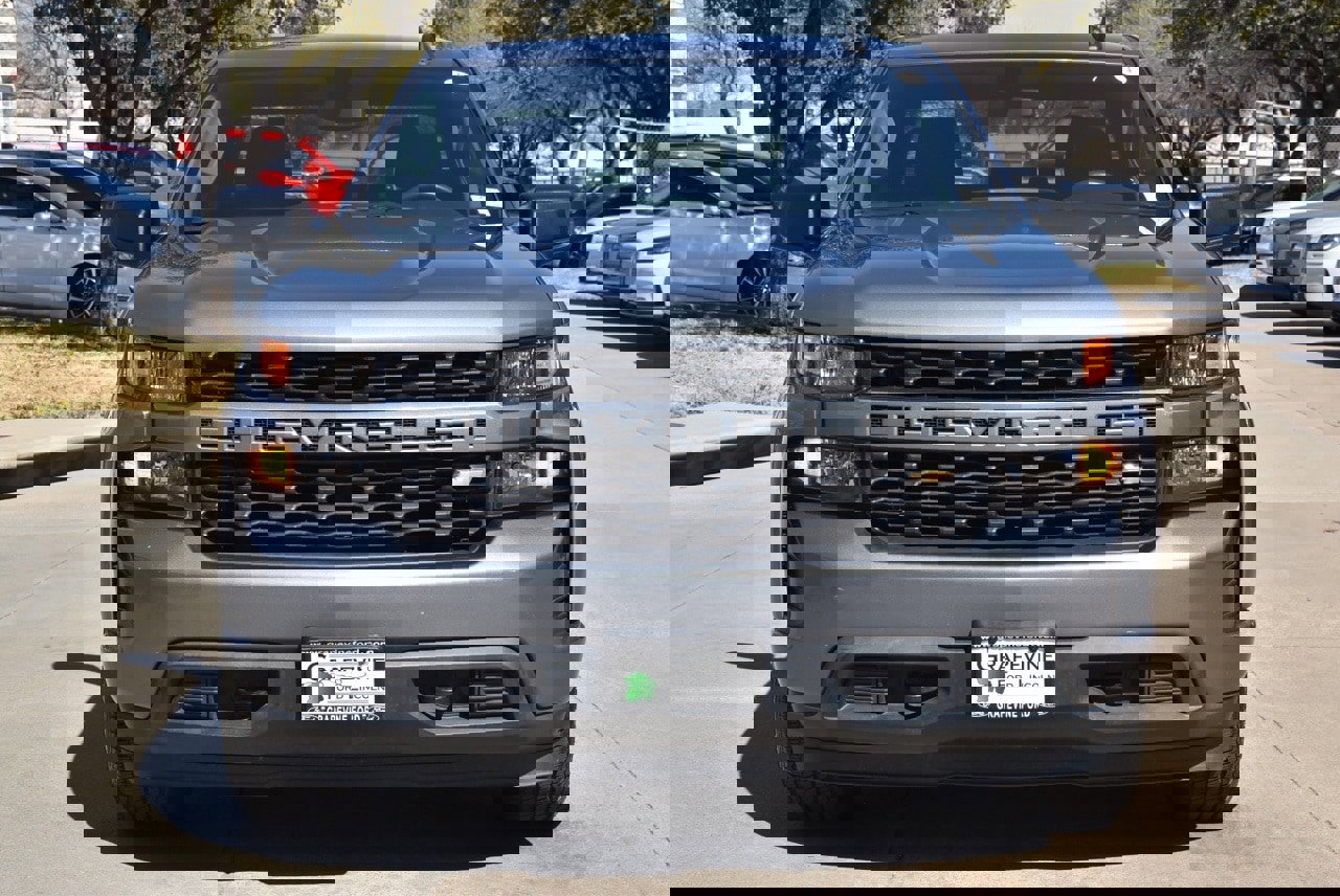 Used 2020 Chevrolet Silverado 1500 Custom w/ Custom Value Package image 3