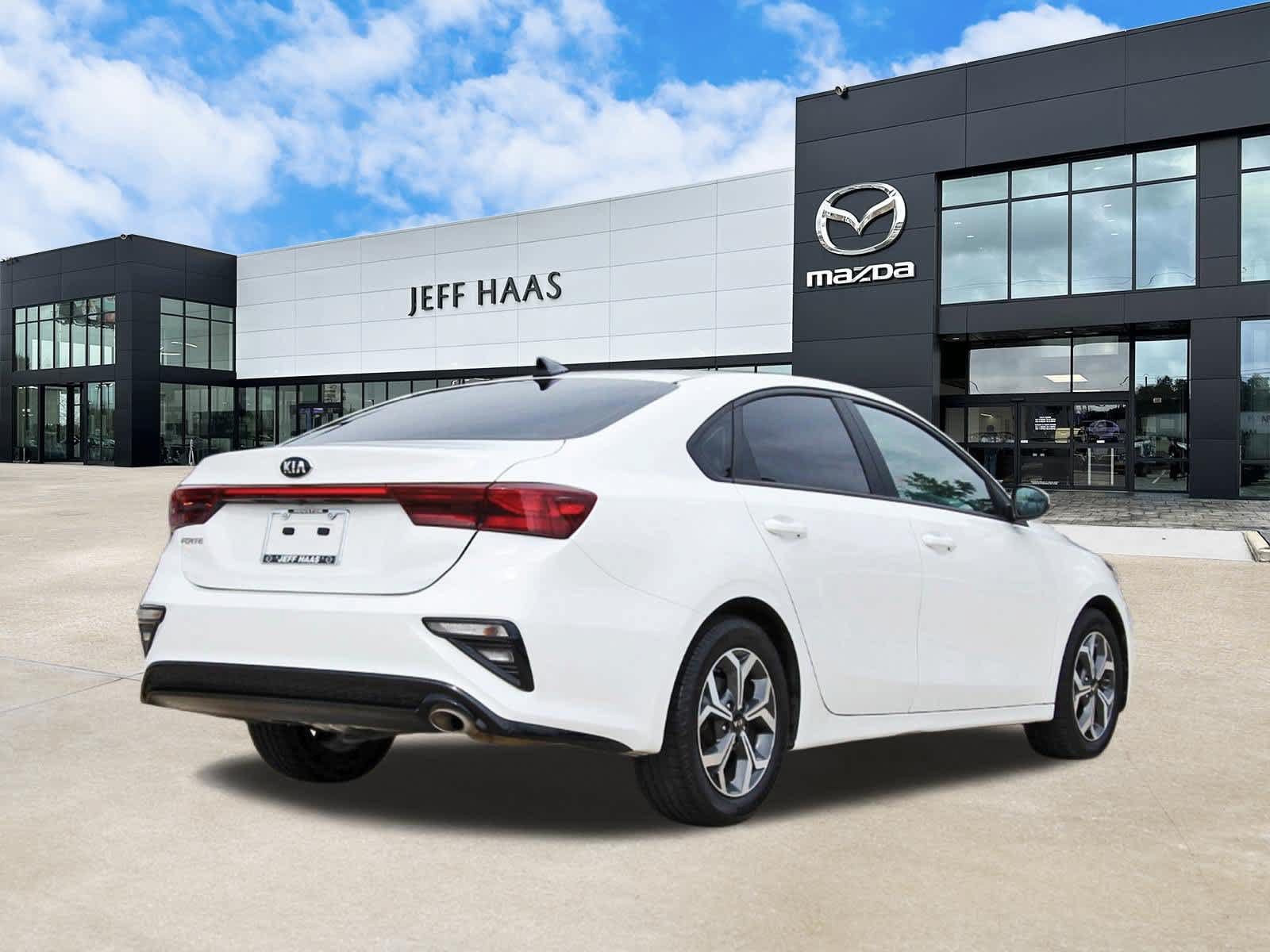 Used 2021 Kia Forte LXS FWD image 3