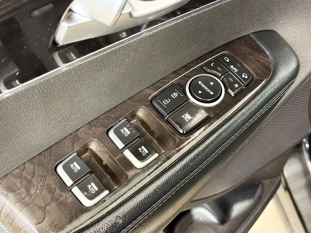 Used 2018 Kia Sorento EX image 18