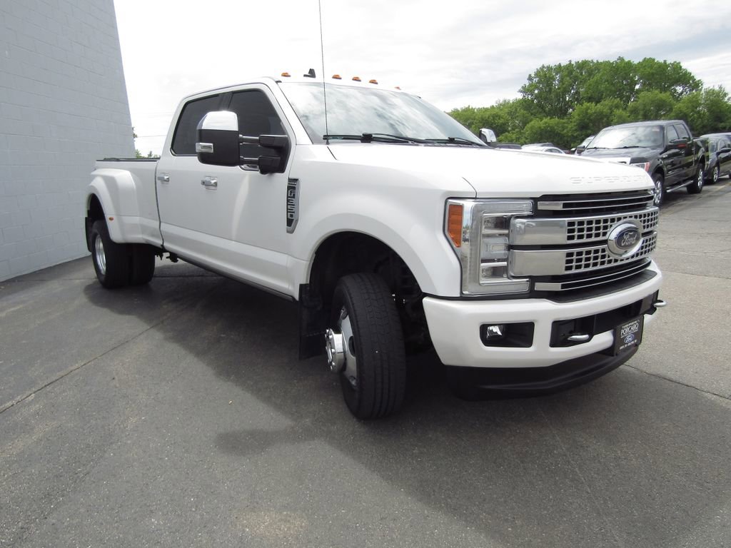Used 2019 Ford F350 Platinum w/ Platinum Ultimate Package AWD/4WD image 4