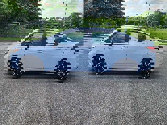 New 2025 Nissan Versa SR w/ Trunk Package image 2