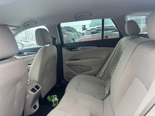 Used 2018 Buick Regal Preferred w/ Sights and Sounds Package image 9