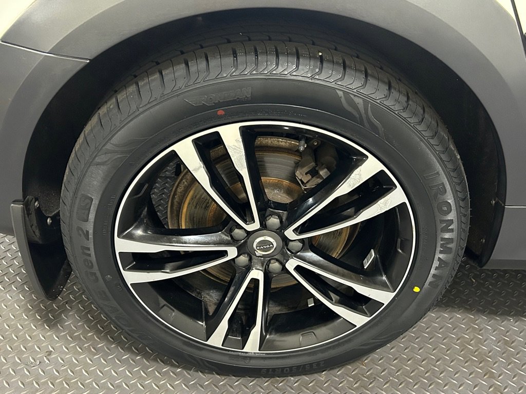 Used 2018 Volvo V90 T5 Cross Country w/ Convenience Package image 22