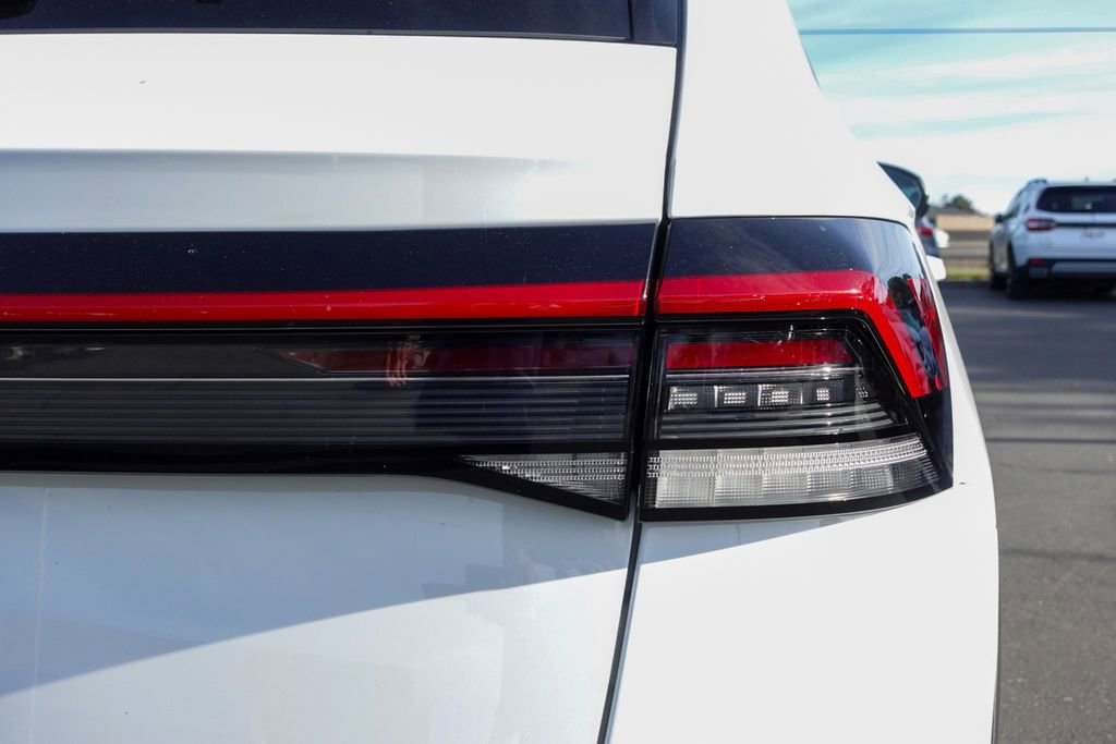 Certified 2025 Volkswagen Taos SEL image 6